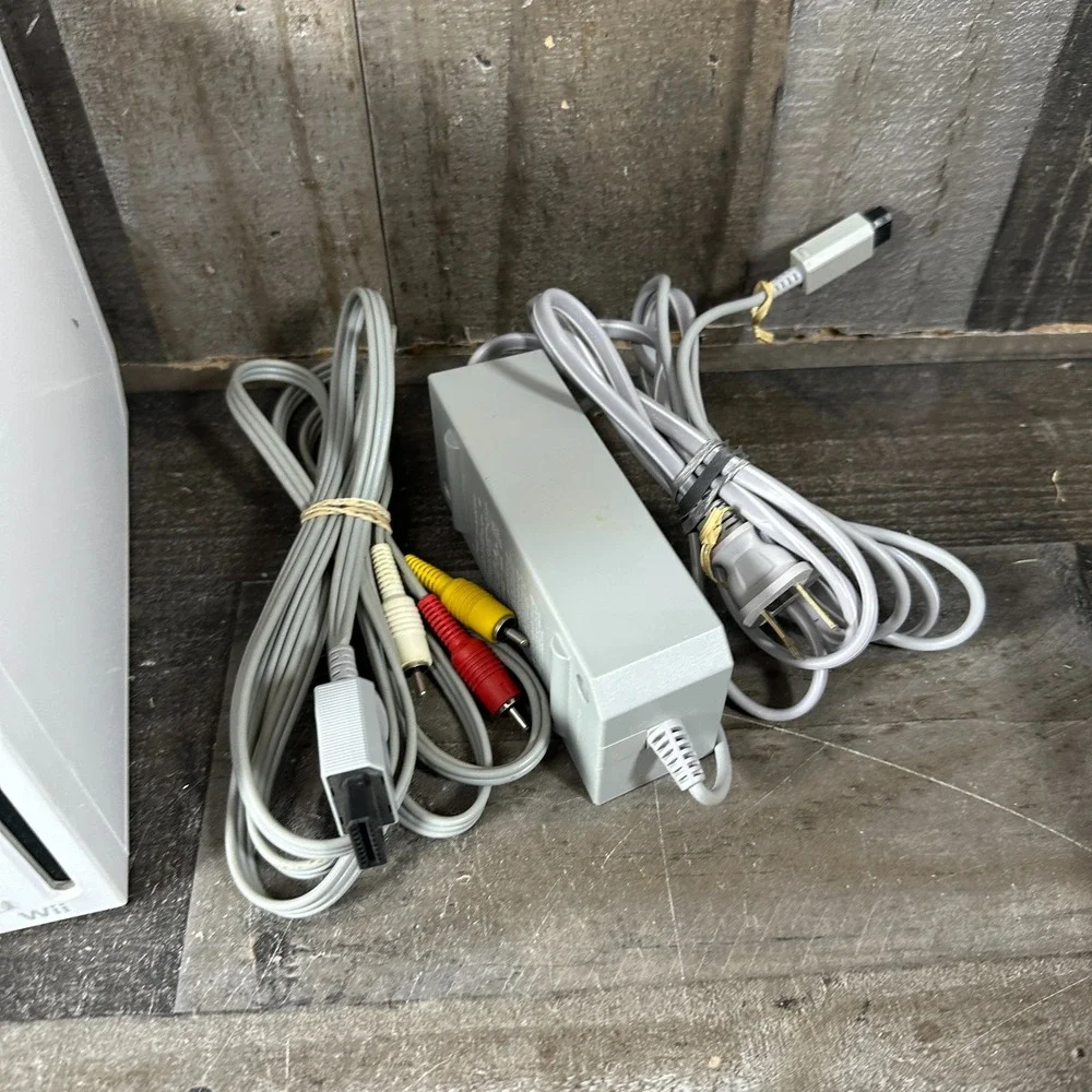 Nintendo Wii System Console White RVL-001 BUNDLE (No Remote) Tested Working